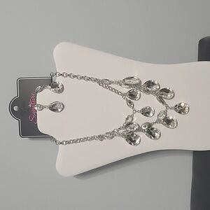 Paparazzi Zi necklace and earrings set